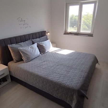 Crystal Apartment Umag Bagian luar foto