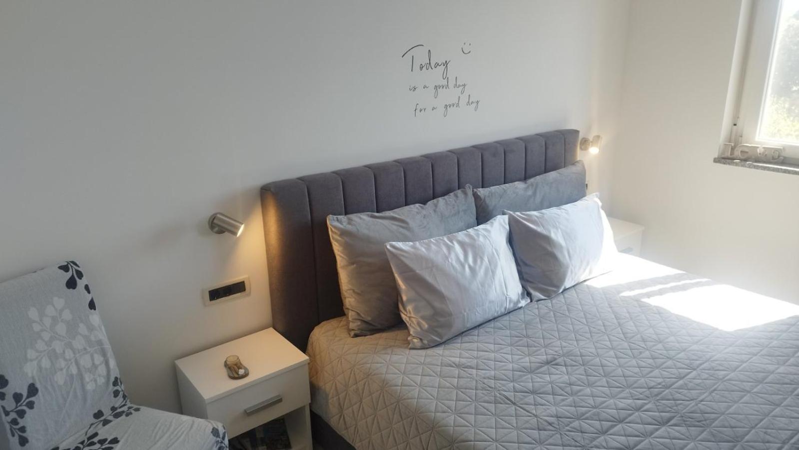 Crystal Apartment Umag Bagian luar foto